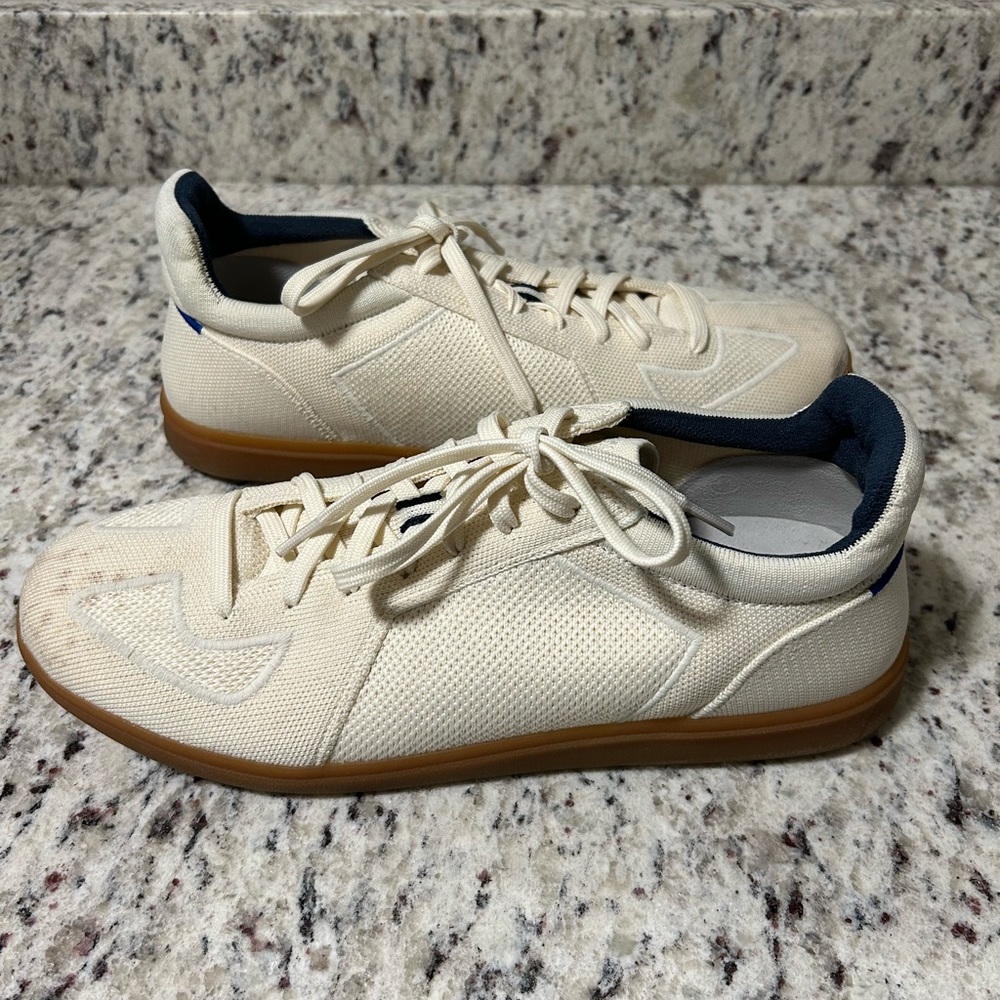 Men’s Rothy’s shoe